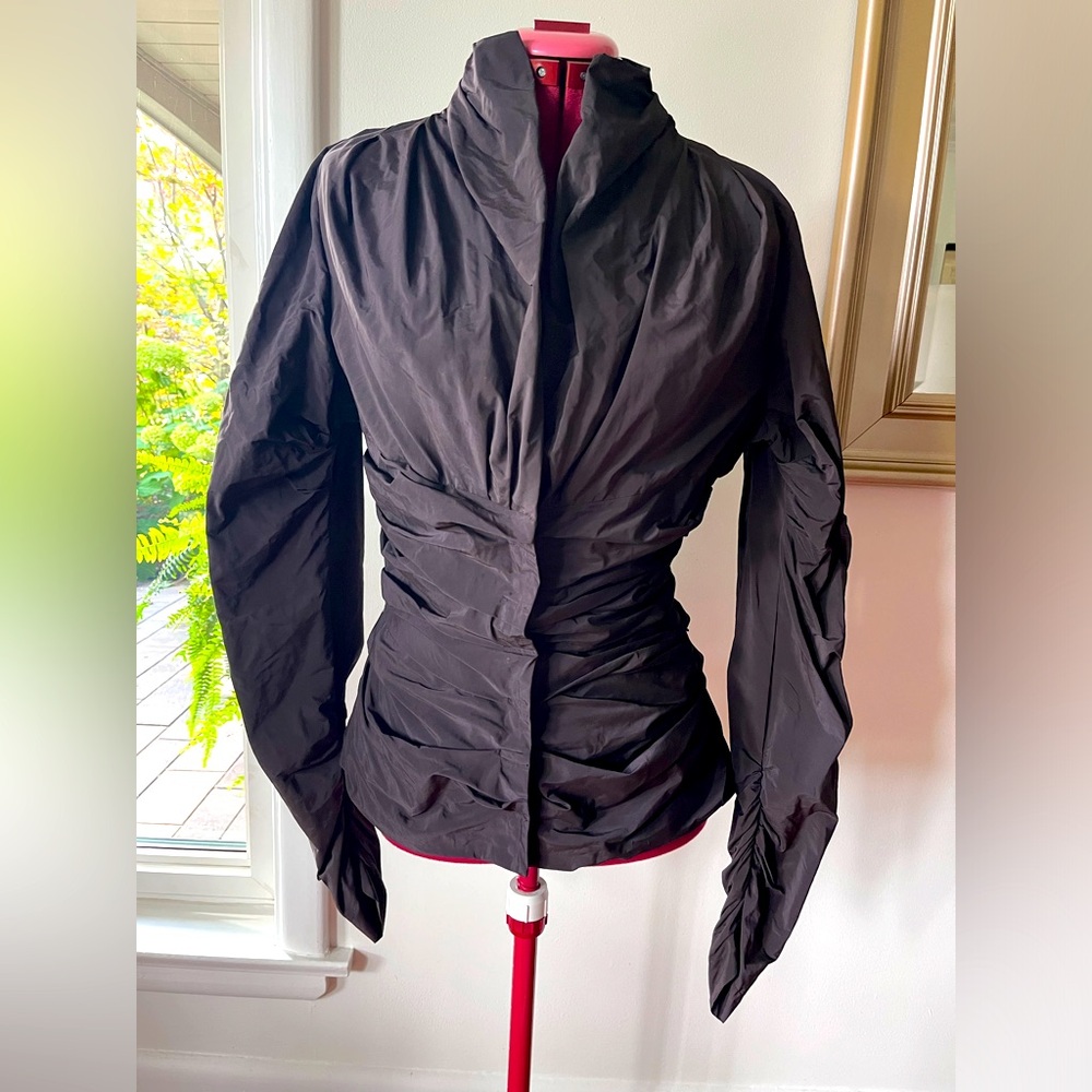 FASHIONABLE BLACK WIND/RAIN JACKET